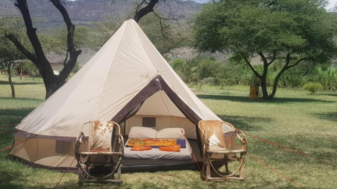 Lake Natron Maasai Giraffe Eco Lodge And Camping Mtowabaga Exterior photo
