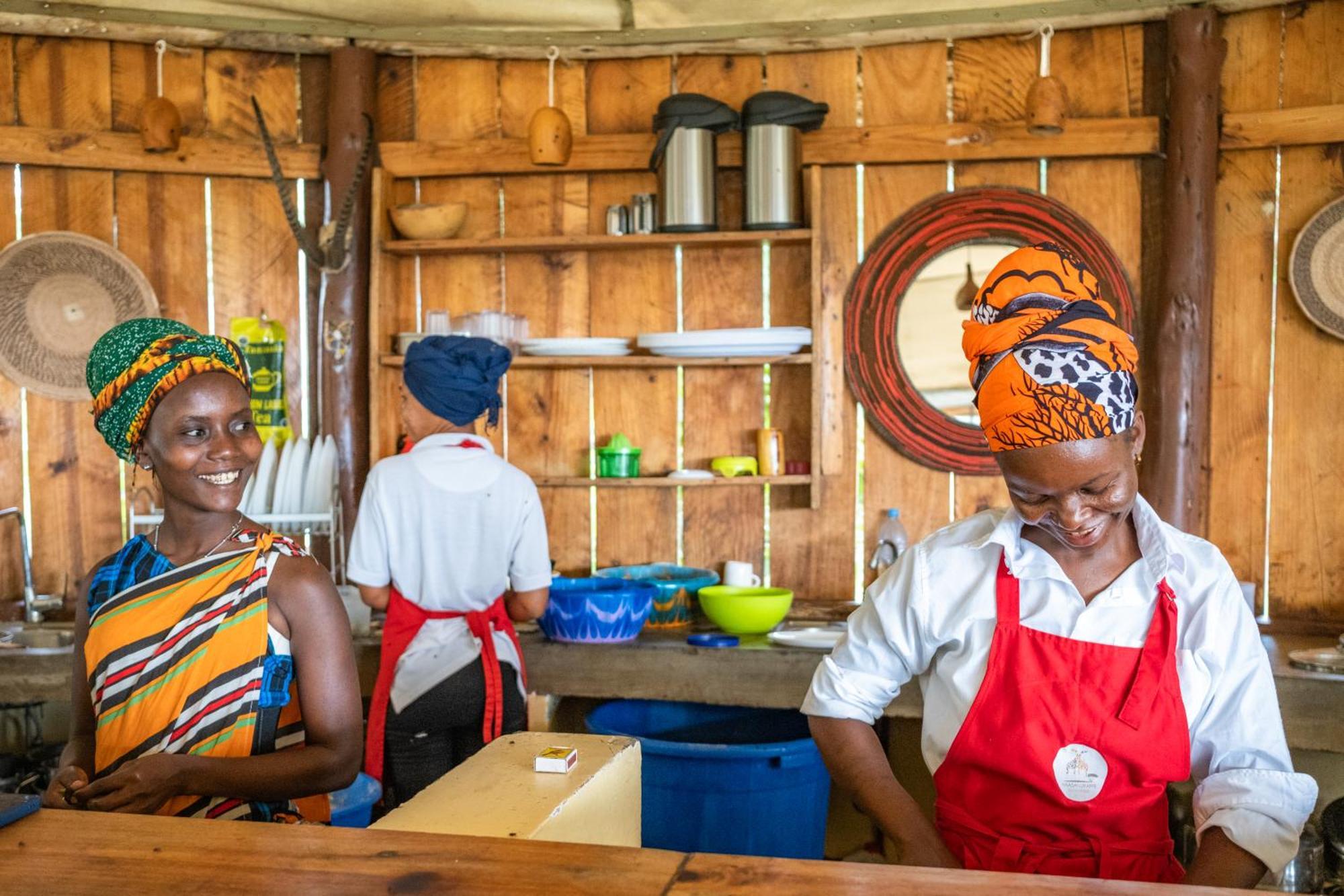Lake Natron Maasai Giraffe Eco Lodge And Camping Mtowabaga Exterior photo