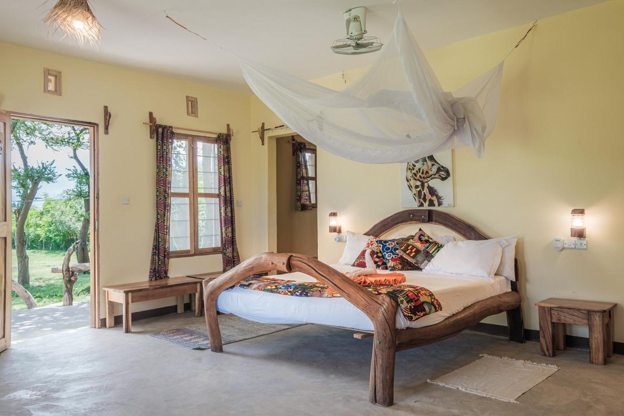 Lake Natron Maasai Giraffe Eco Lodge And Camping Mtowabaga Exterior photo