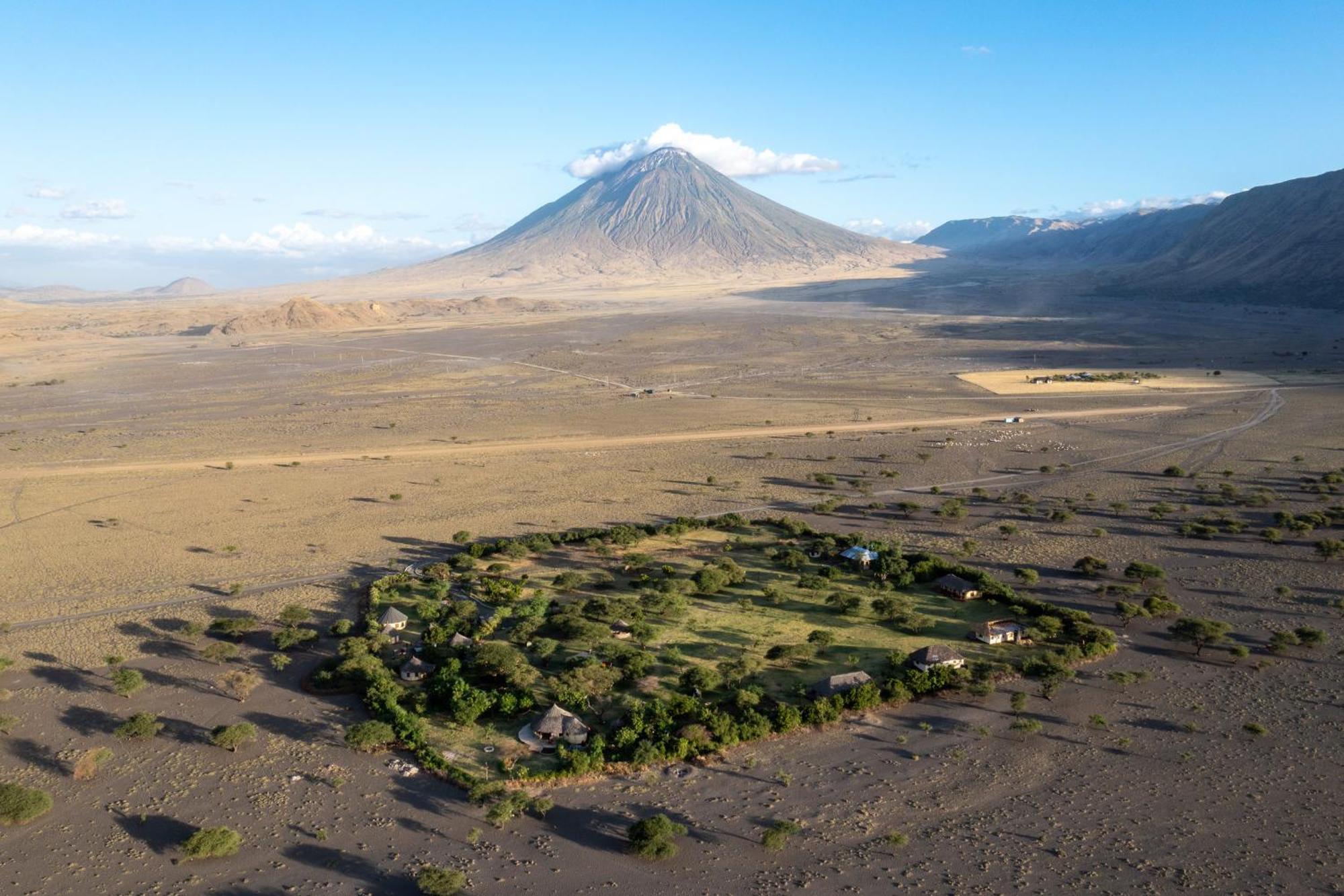 Lake Natron Maasai Giraffe Eco Lodge And Camping Mtowabaga Exterior photo