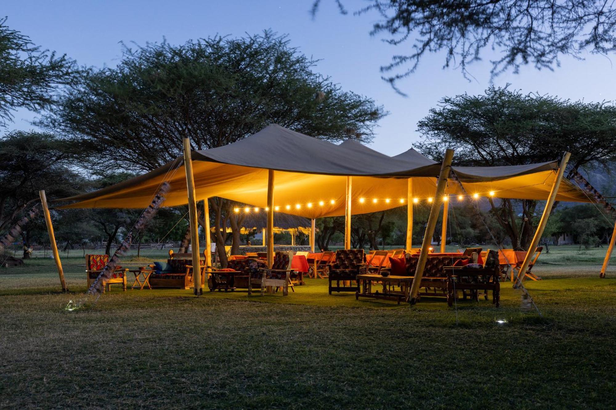 Lake Natron Maasai Giraffe Eco Lodge And Camping Mtowabaga Exterior photo