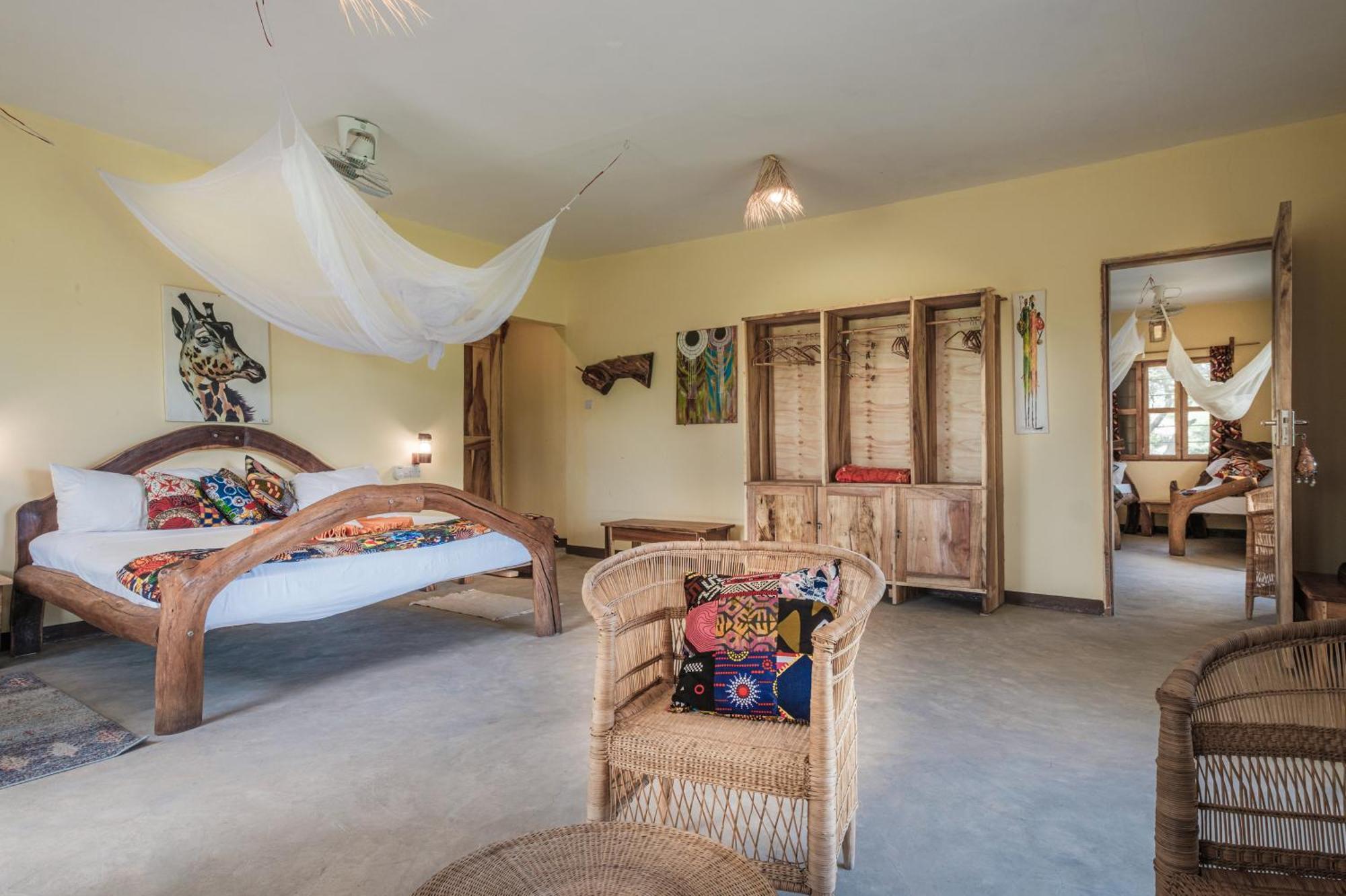 Lake Natron Maasai Giraffe Eco Lodge And Camping Mtowabaga Exterior photo